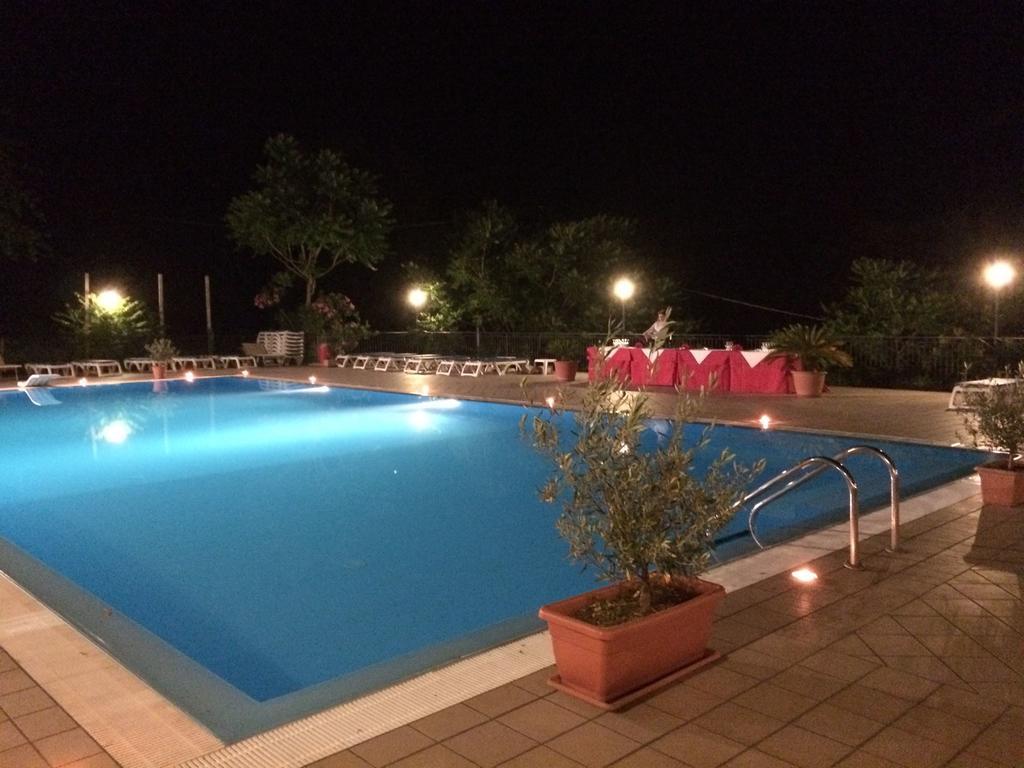 Agri-Hotel Da Marianna Resort & Spa Santa Domenica Vittoria Екстериор снимка